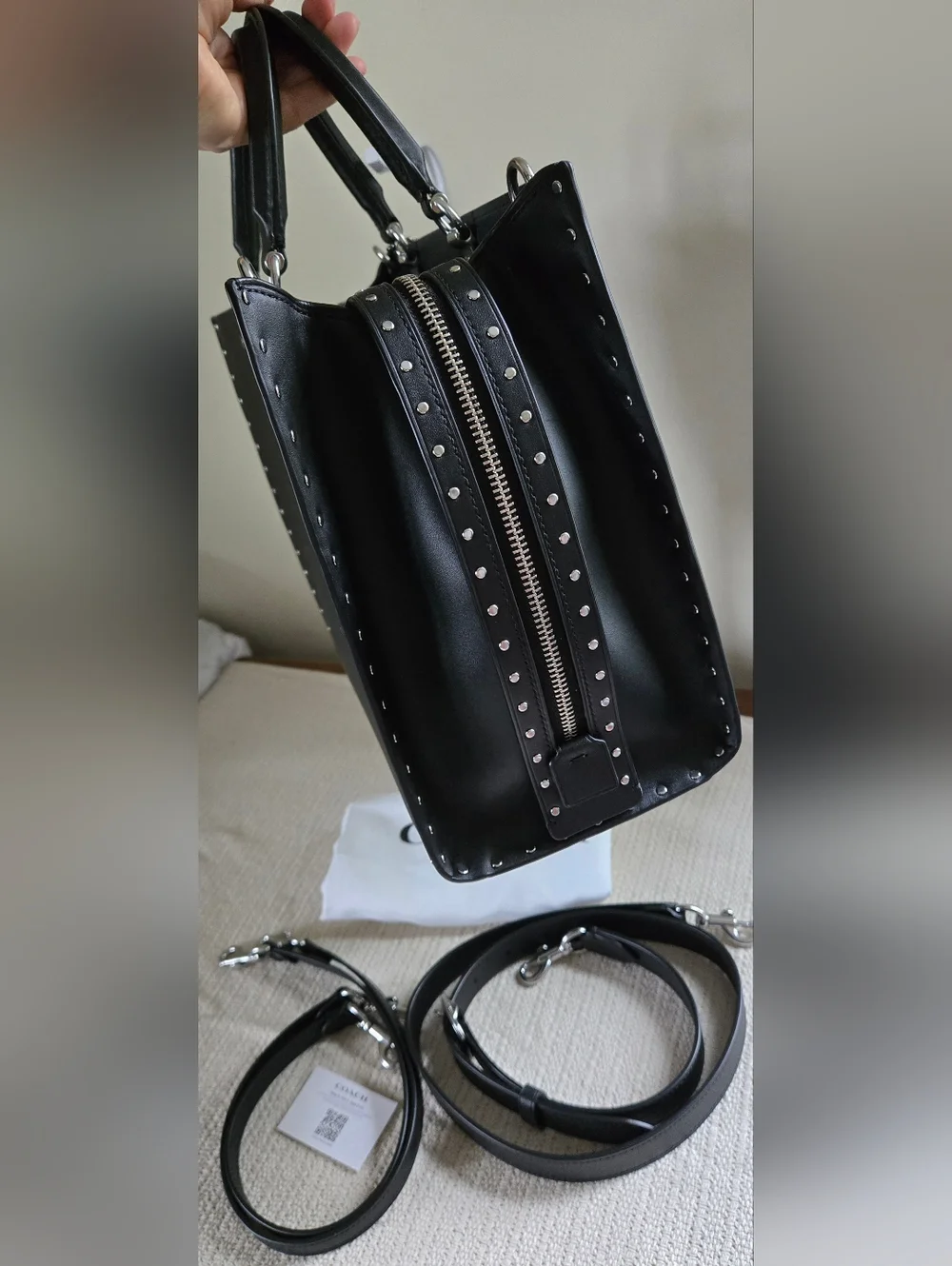 Coach Rivet Rogue 30 - Picture 3 of 13